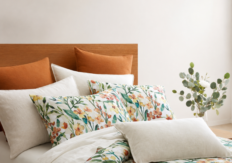 Chambre minimaliste et confortable à la lumière naturelle : inspiration chambre
