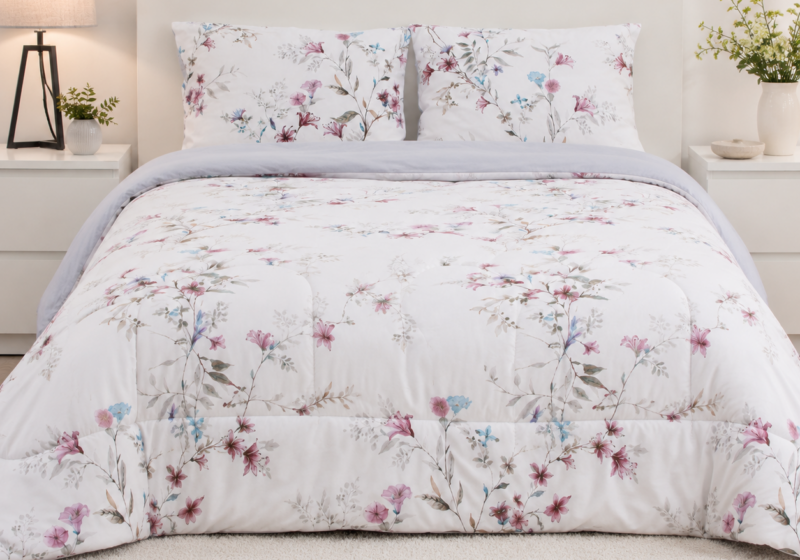 Chambre minimaliste et calme avec fleurs : inspiration chambre