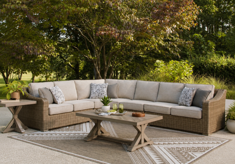 Salon extérieur tranquille et naturel : inspiration patio