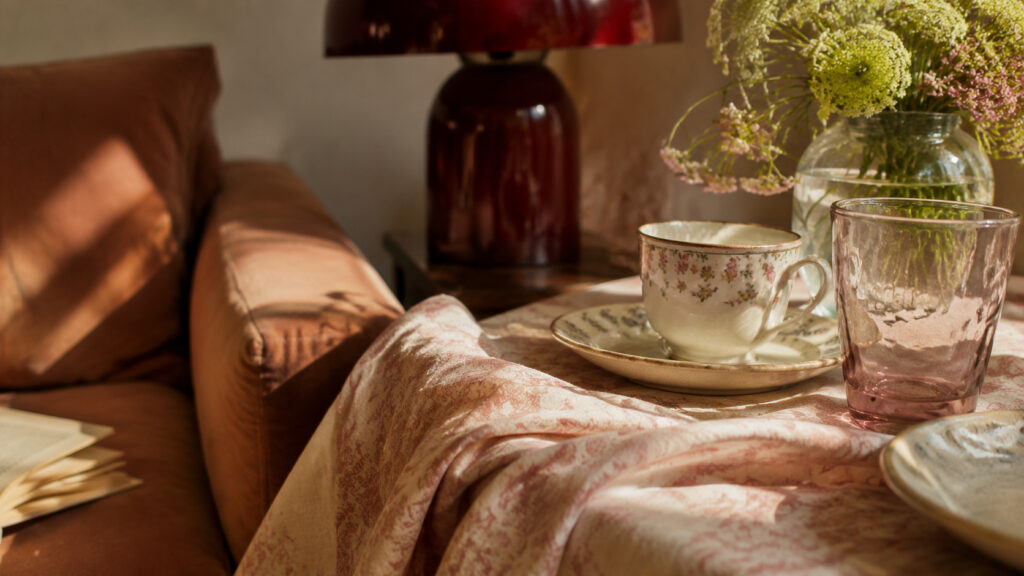 Grandma chic : adopter la nostalgie sans effet musée – matières et détails