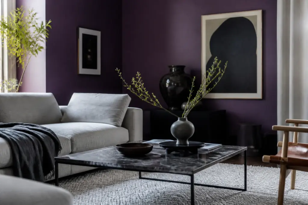 La nuit étoilée chez soi : un violet profond tient-il dans un salon québécois ? – matières et détails